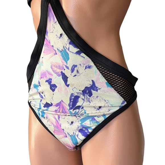 NWT Victoria's Secret One-Piece Strappy Monokini Tropical Mesh Swimsuit size L - Picture 5 of 16